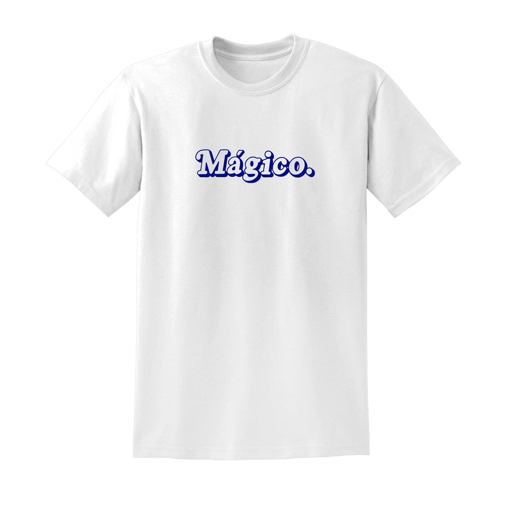 MÁGICO - Logo Tee (White/Royal blue)