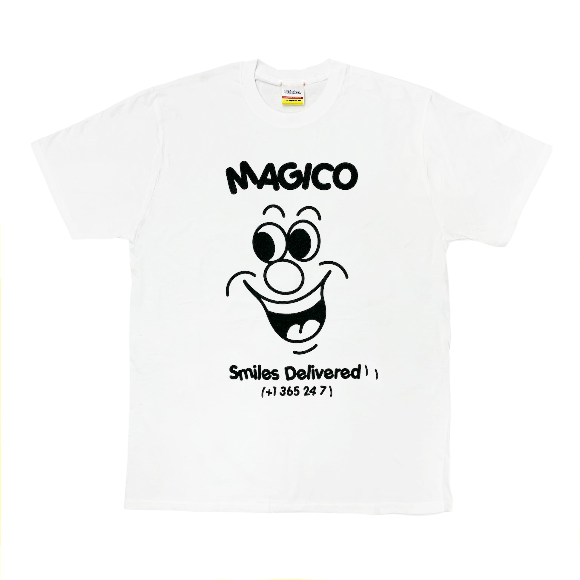 MÁGICO - "Smiles Delivered" T-shirt (White)