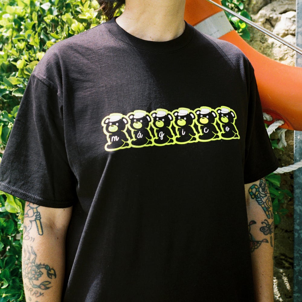 MÁGICO - "Keep on Truckin" tee (Black)