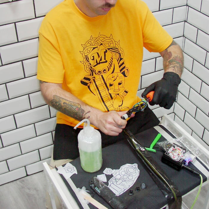 MÁGICO x Cooly Tattoo - "Tweety" t-shirt (Gold)