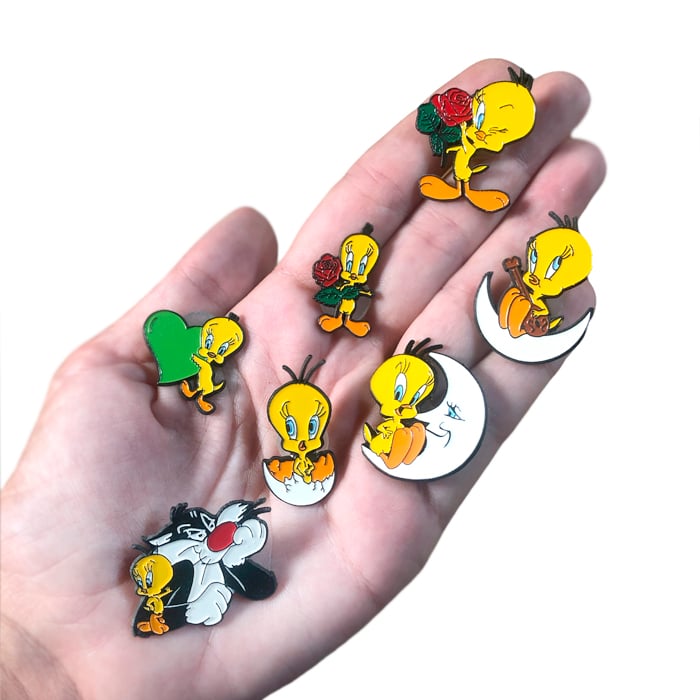 Vintage 1998 Warner Bros- Tweety pins