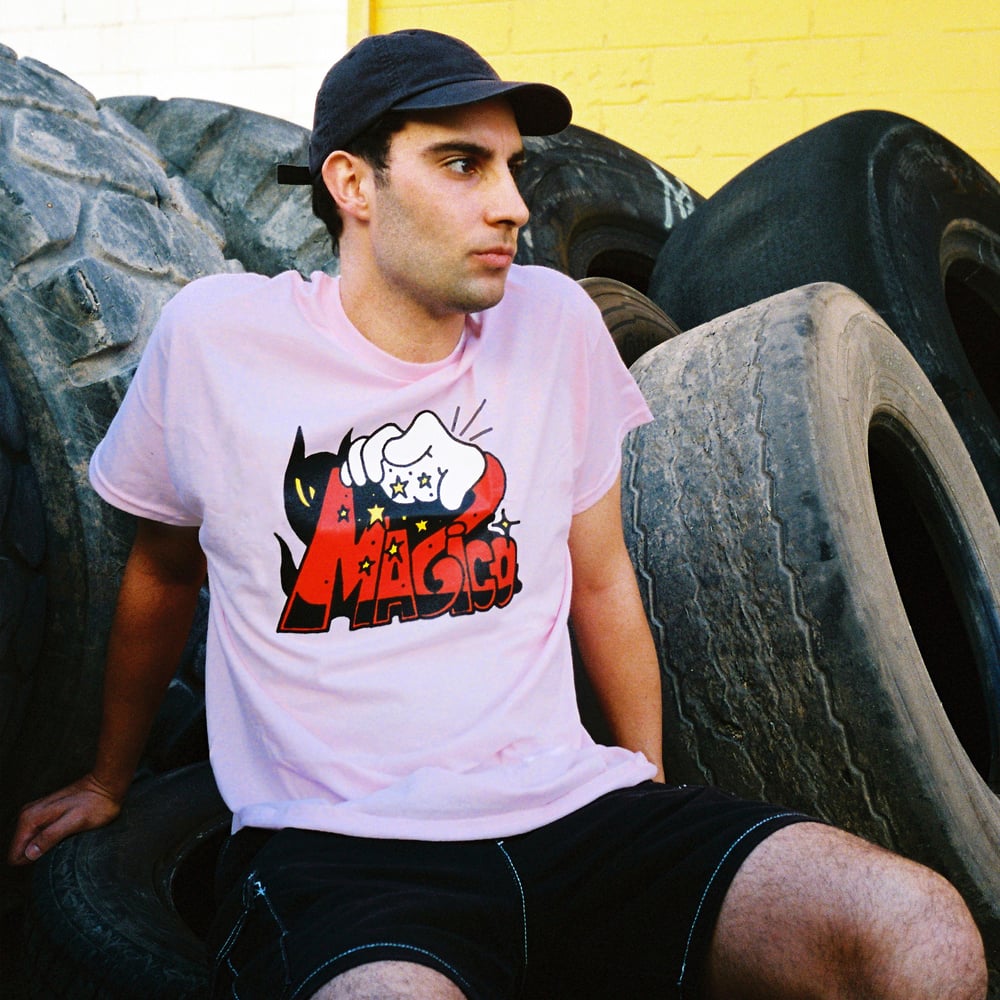 MÁGICO x Max Solca - "The Cat" tee (Pink)