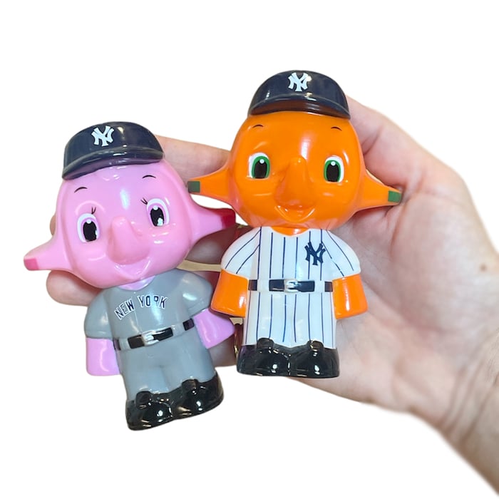 Sato Chan & Satoko Chan (Japan)- NY Yankees