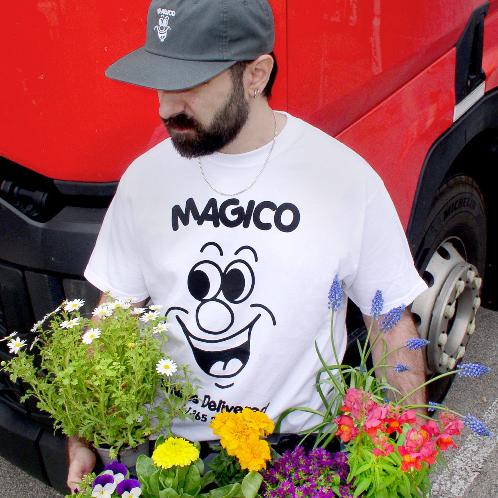 MÁGICO - "Smiles Delivered" T-shirt (White)