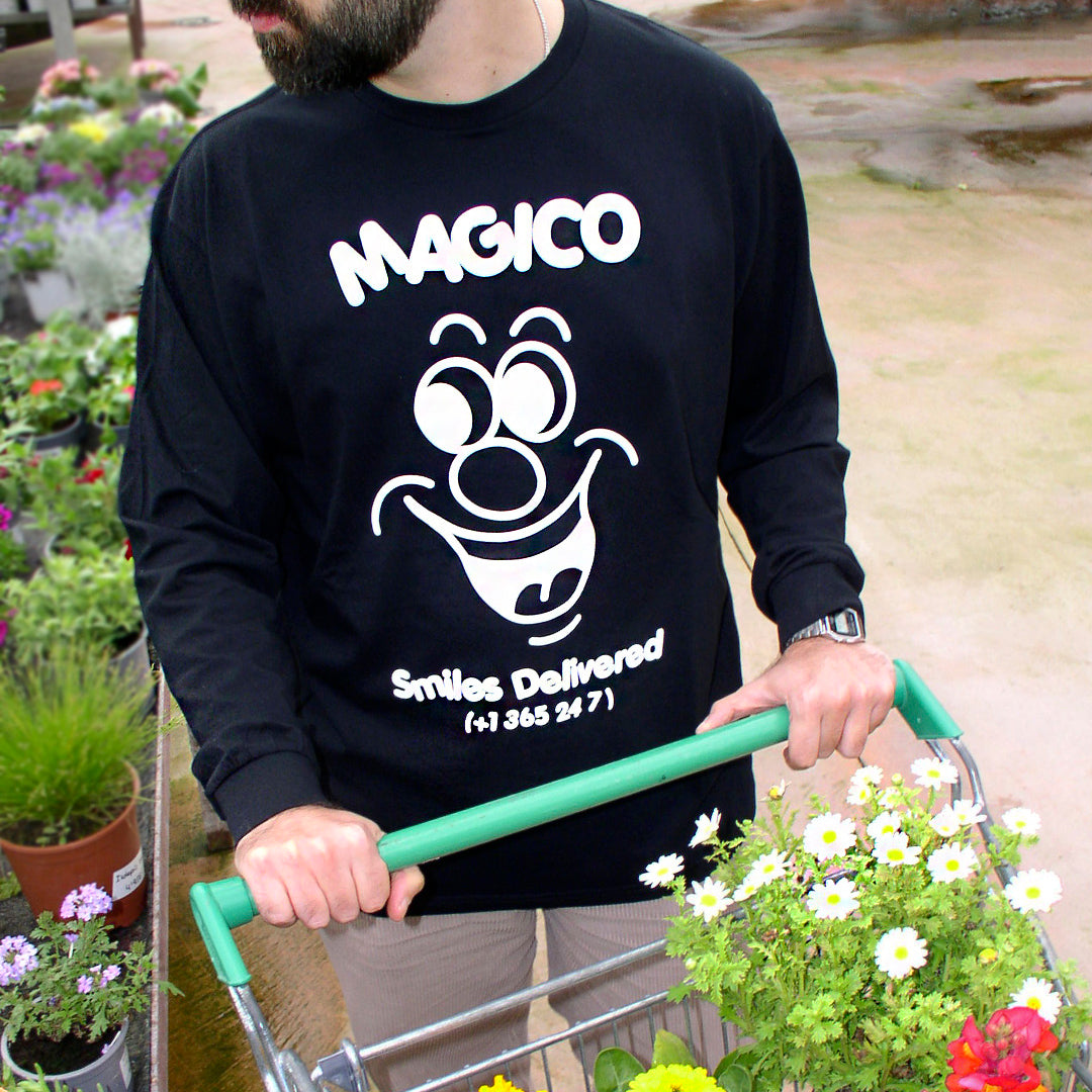 MÁGICO - "Smiles Delivered" Longsleeve (Back)